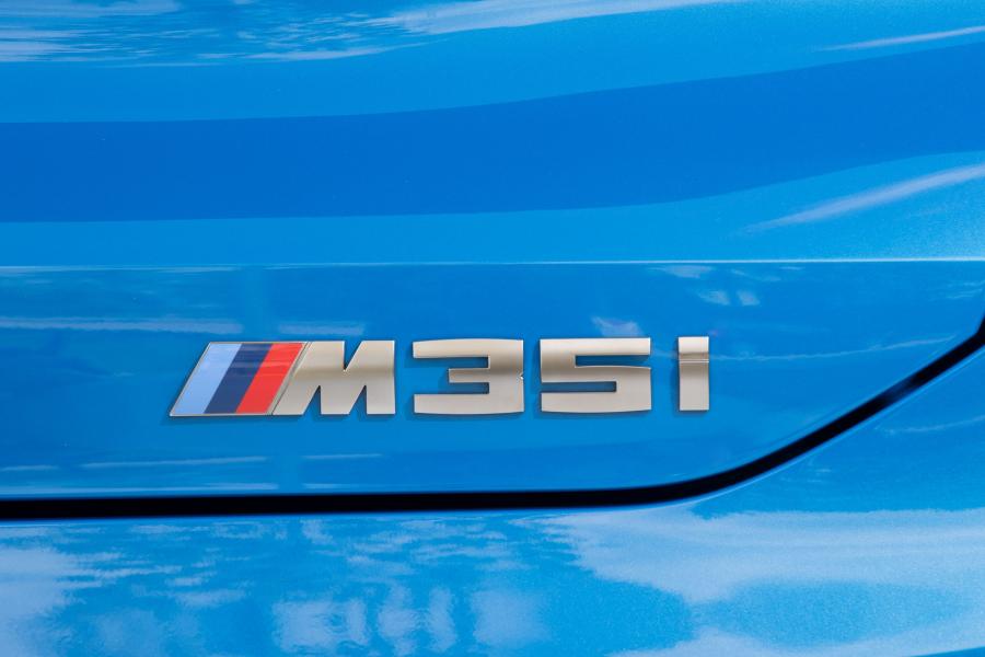Логотип BMW X2 M35i (F39) 2018 года  (WW) (фото 44 из 131)
